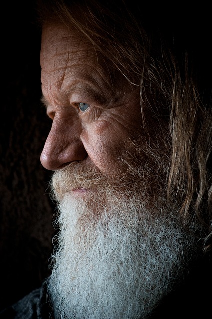 elderly-person-640x480-64235993.jpeg