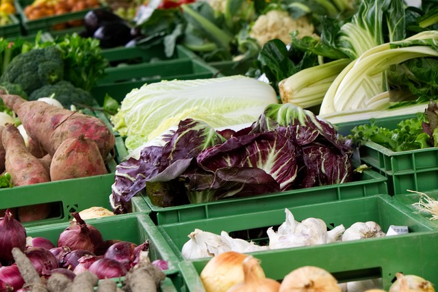 local-food-640x480-29167173.jpeg