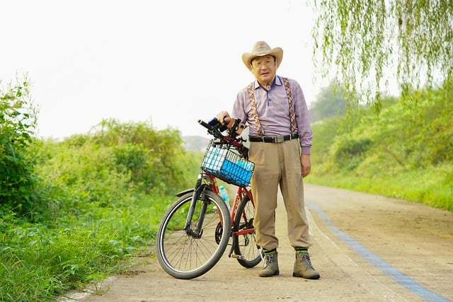 elderly-person-640x480-99299632.jpeg