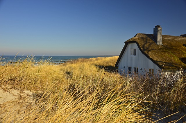 house-640x480-24404273.jpeg