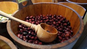 local-food-640x480-94830329.jpeg