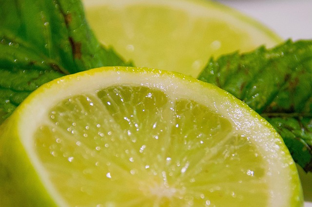 peppermint-tea-640x480-13752944.jpeg