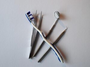 dental-crowns-640x480-41282654.jpeg