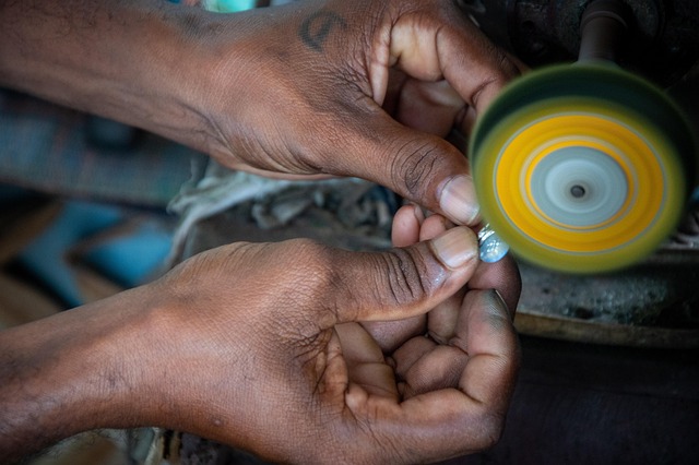 teeth-grinding-solutions-640x480-50387227.jpeg