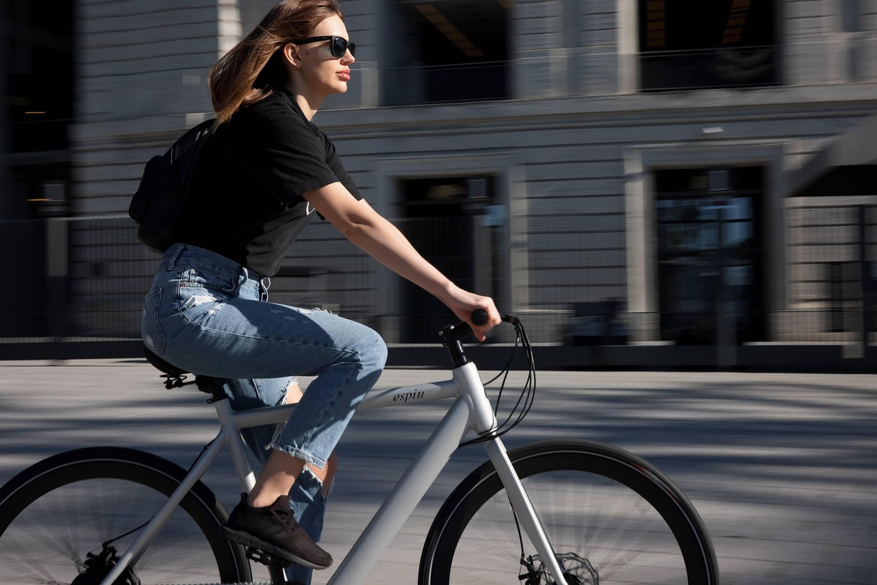 Cyclists Guide: Rights, Evidence, & Injury Prevention
